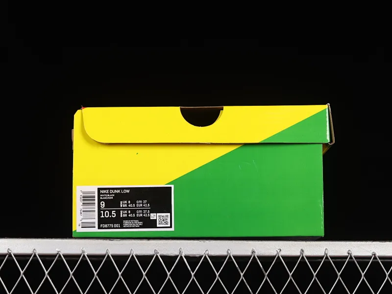 All Categories Nk SB Dunk Series Nk SB Dunk Low Low-top sneakers F version HUF x Nk SB Dunk Low "San Francisco" Black and white Panda joint model SB low-top sports and leisure sneakers FD8775-001